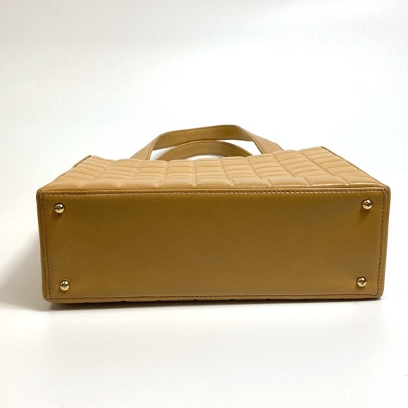 CHANEL Cream Logo Tote Bag - Picture 7 of 16